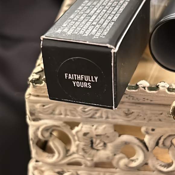 MAC lipstick - Picture 4 of 9